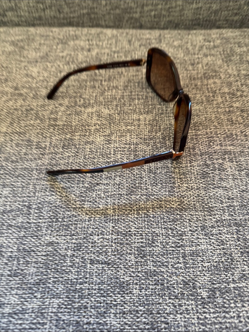 Tory Burch Brown Gradient Sunglasses with Orange Logo Case - Picture 6 of 6
